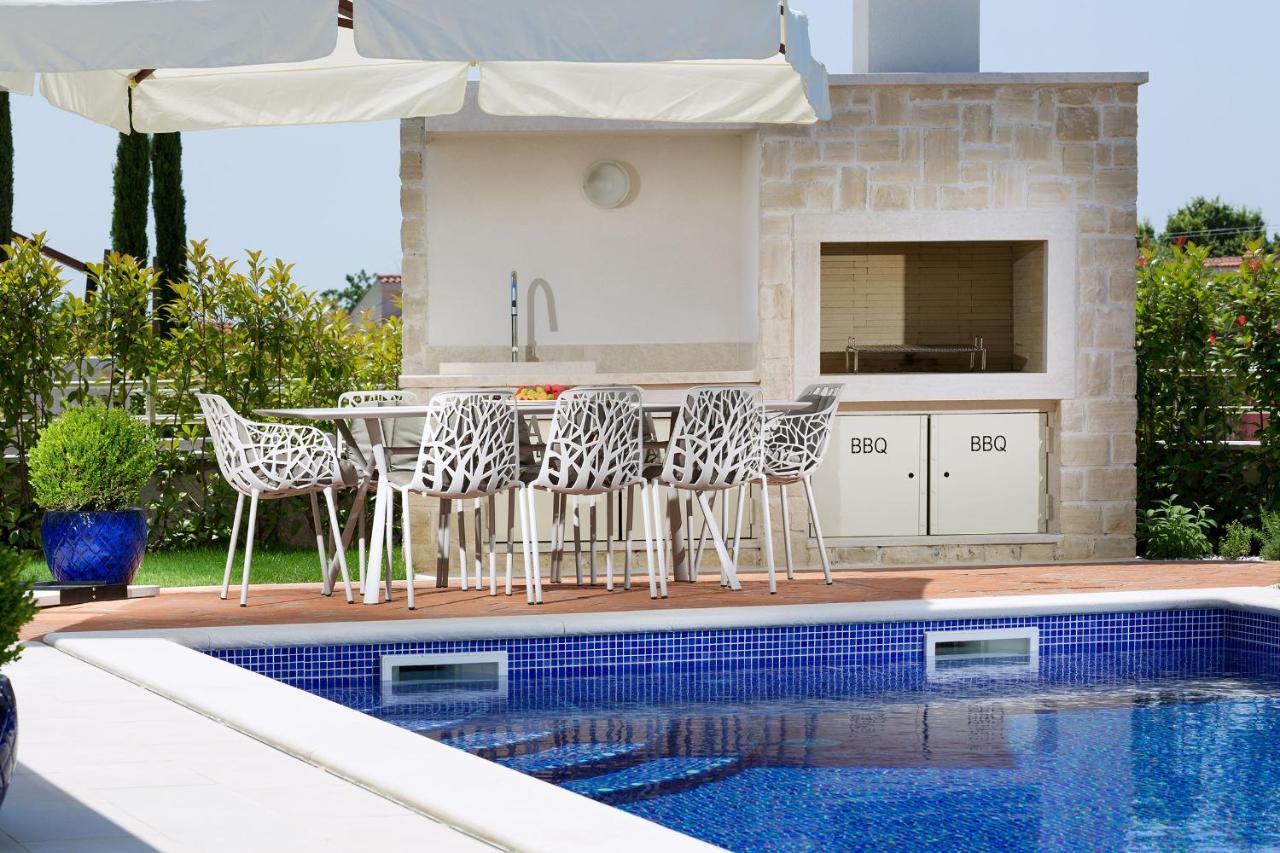 Villa Melita By Hmz Villas Tar-Vabriga Exteriér fotografie
